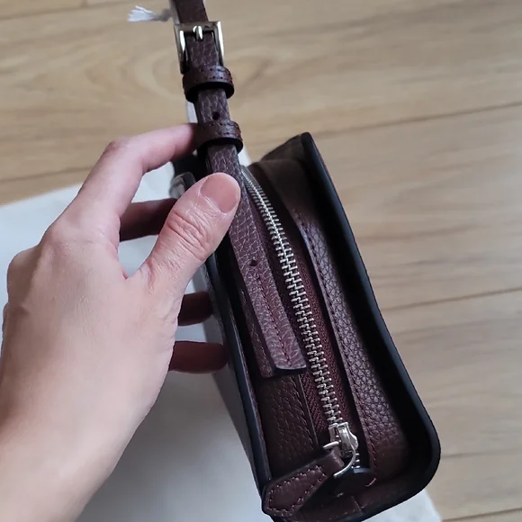 The Horse Dark Brown Leather Shoulder Bag - Picture 8 of 14